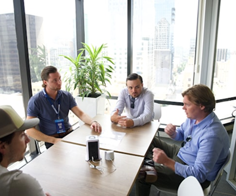 Equipo de trabajo en reunión